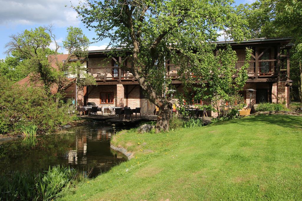 Areal Botanika Hotel Unhost Exterior photo