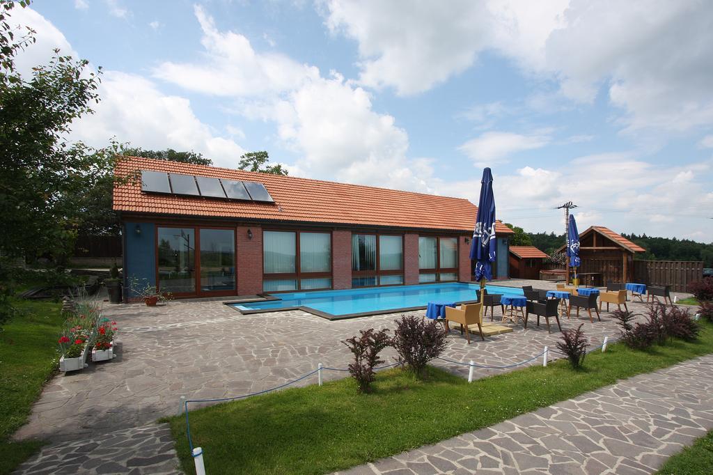 Areal Botanika Hotel Unhost Exterior photo