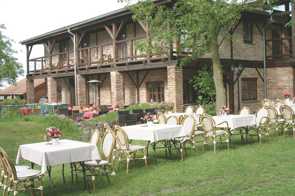 Areal Botanika Hotel Unhost Exterior photo